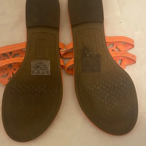 Circus by Sam Edelman Vibrant Orange Sandals - Picture 3 of 3